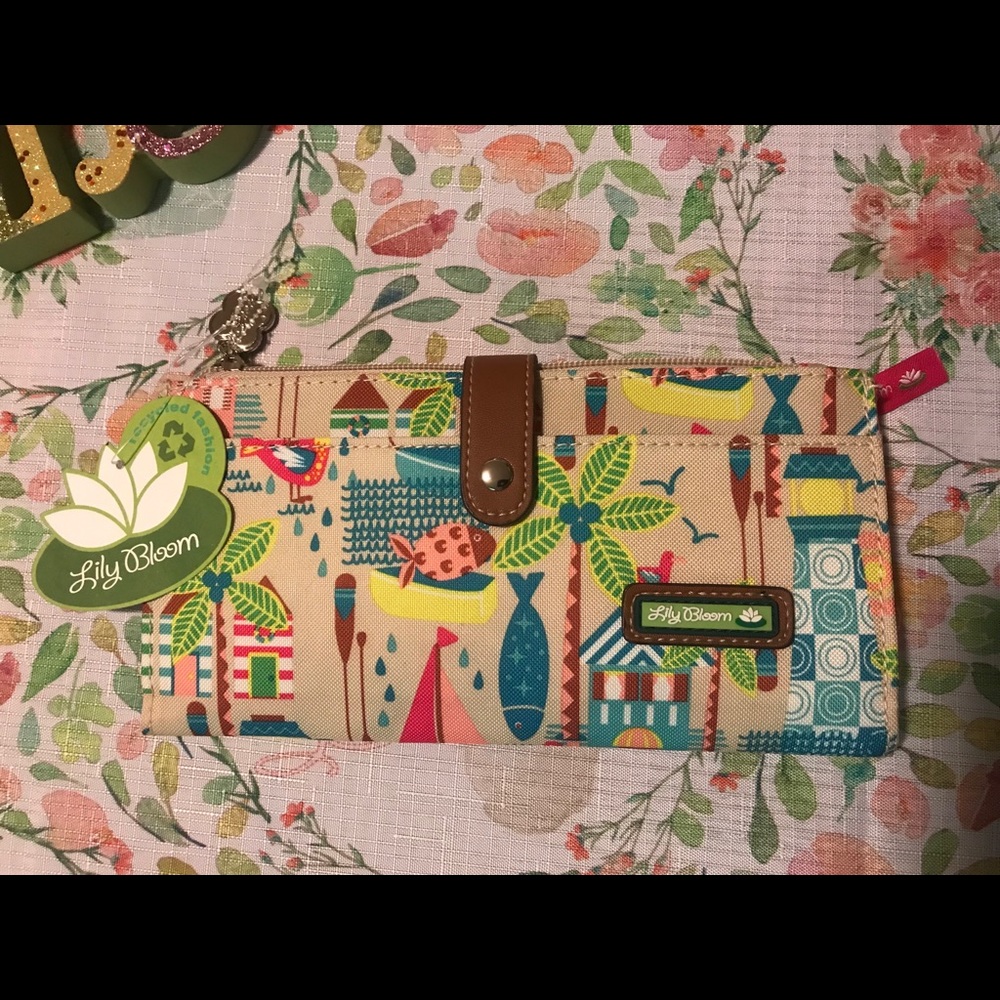 NWT Lily Bloom wallet